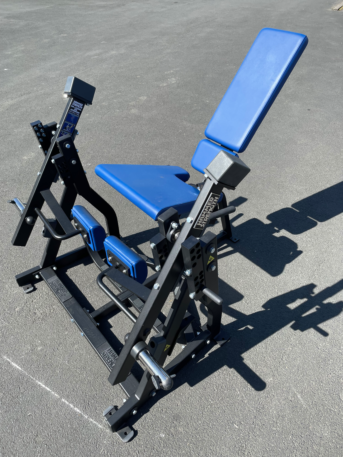 Hammer Strength Dual Disc Loaded Leg Extension