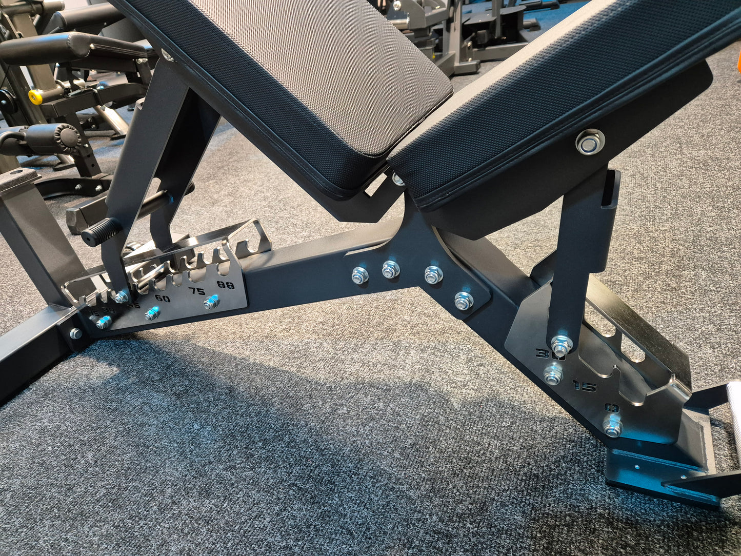 Core Adjustable Flat to Incline Bench