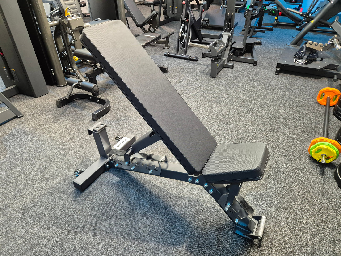 Core Adjustable Flat to Incline Bench